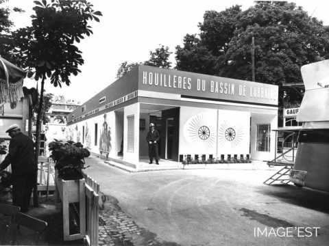 Stand des " Houillères du bassin de Lorraine " à la Foire exposition de Nancy (1961?)